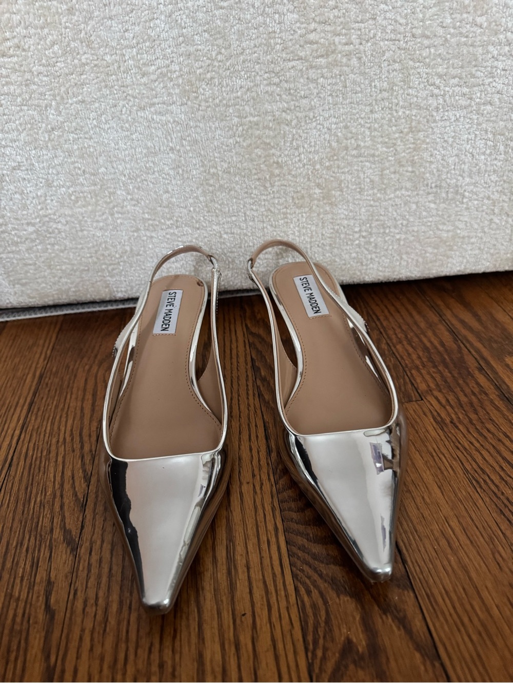 Steve Madden Silver Pointed Slingback Kitten Heels - Picture 3 of 10
